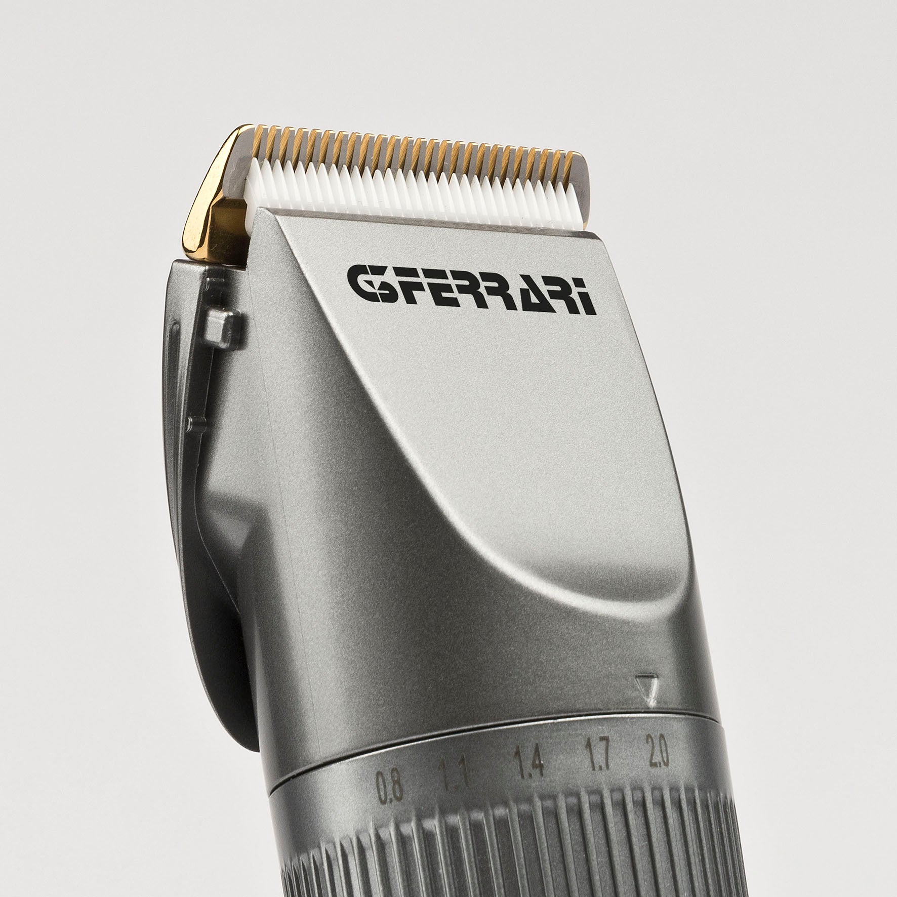 G3 Ferrari G30049 RAZOR-ACT Professzinális Haj és szakállvágó, 4 vágó fésűvel, lítium akkumlátorral